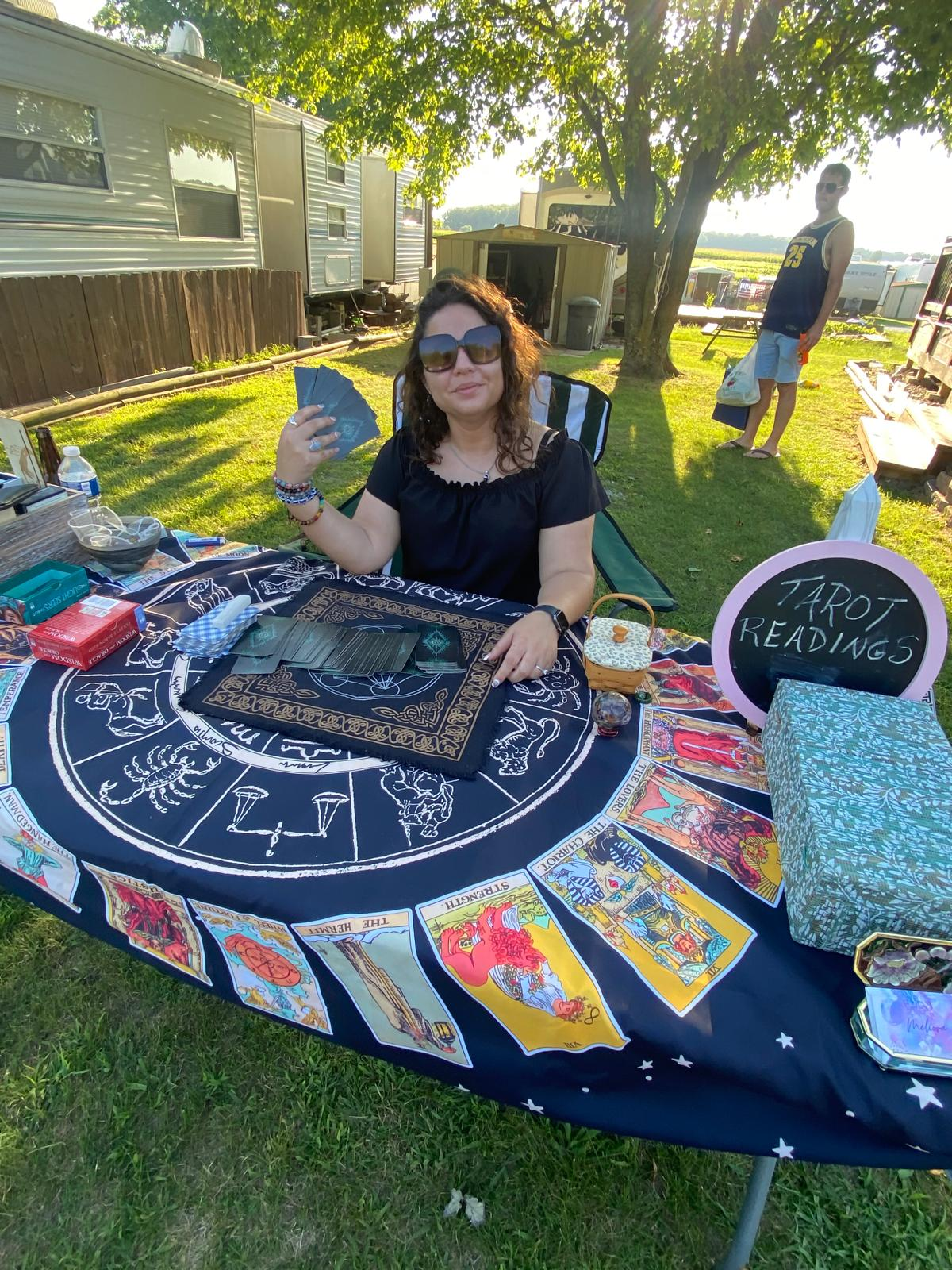 toledo psychic at a tarot party outside